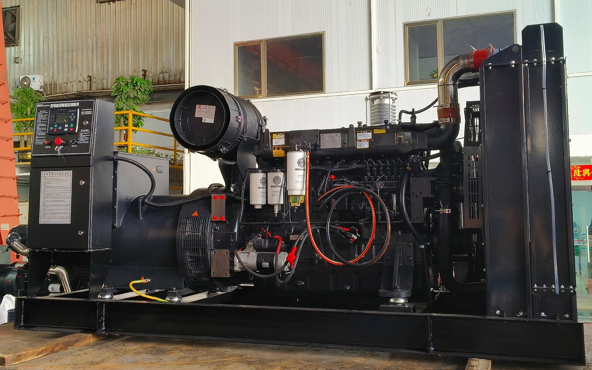 一台250KW发电机组今日出厂发往项目地