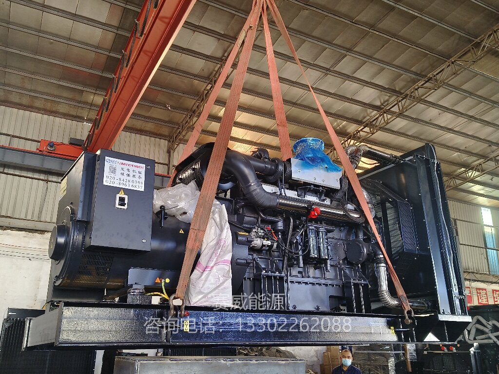 一台600KW发电机组今日出厂发往项目地